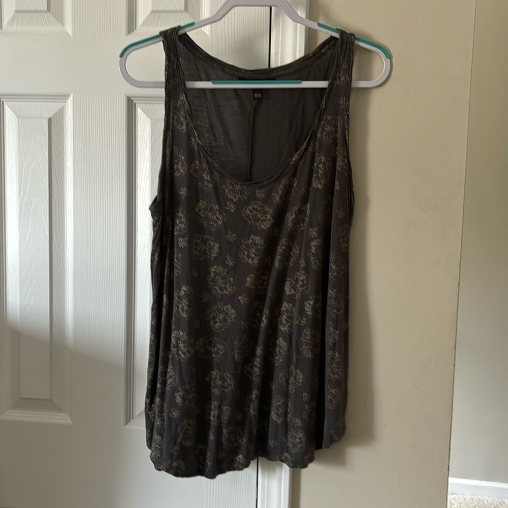 Woman’s skull tank top